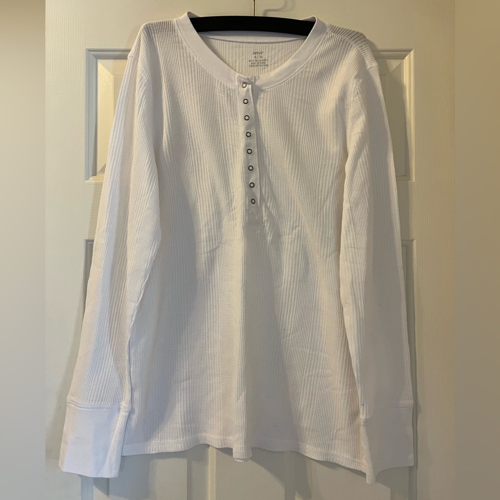 BNWT aerie white L/S thermal tee